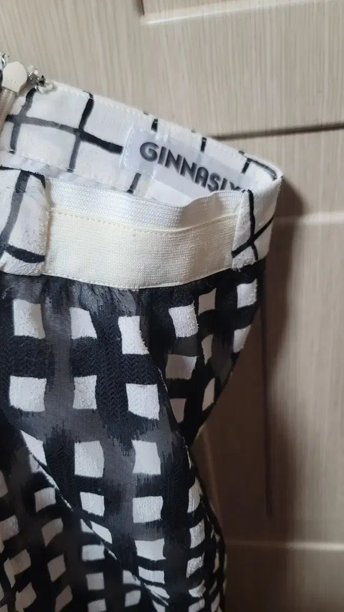 ジナ식스 CHECK パータン ブラック アンド 白 シフォン セットアップ 66size MAAHADDERANG_COM