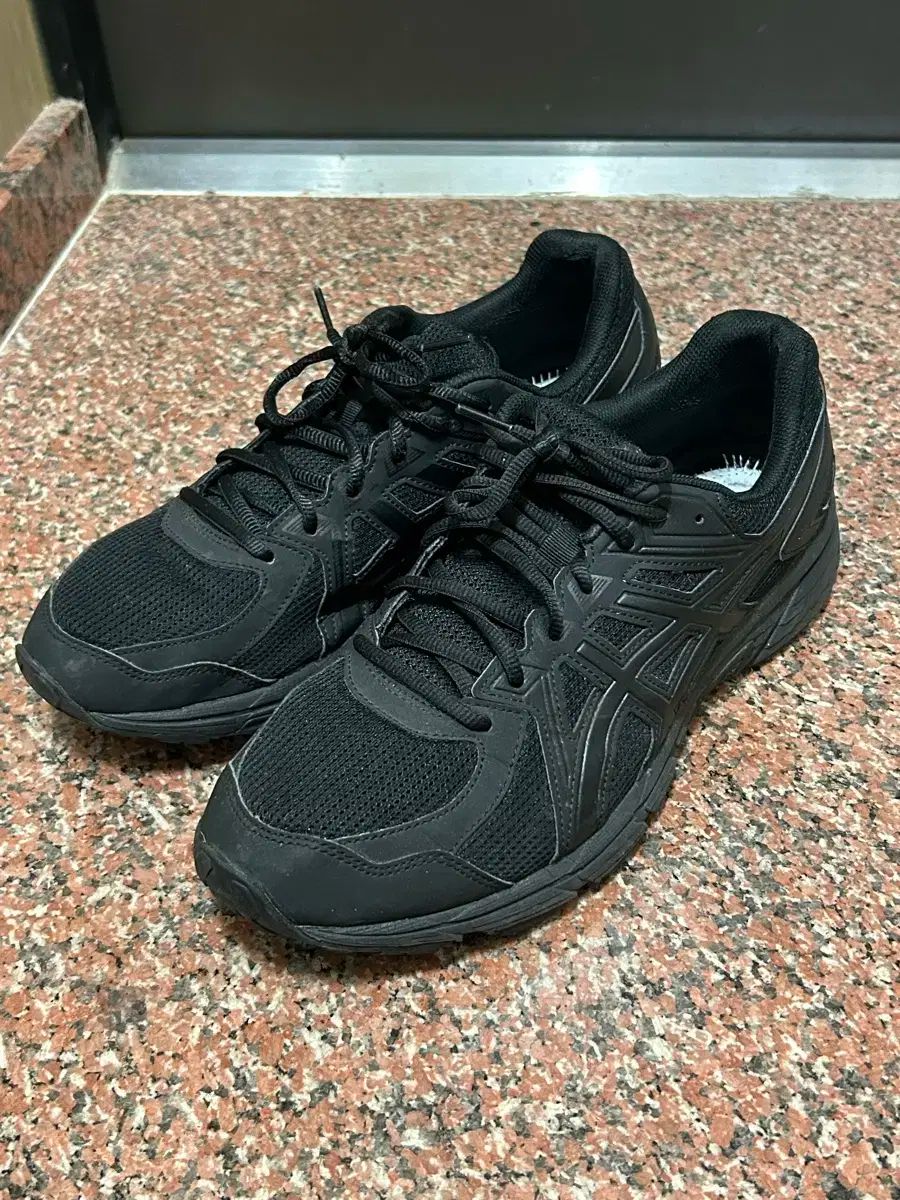 アシックス ジョグ 100 T ブラック 290 4E