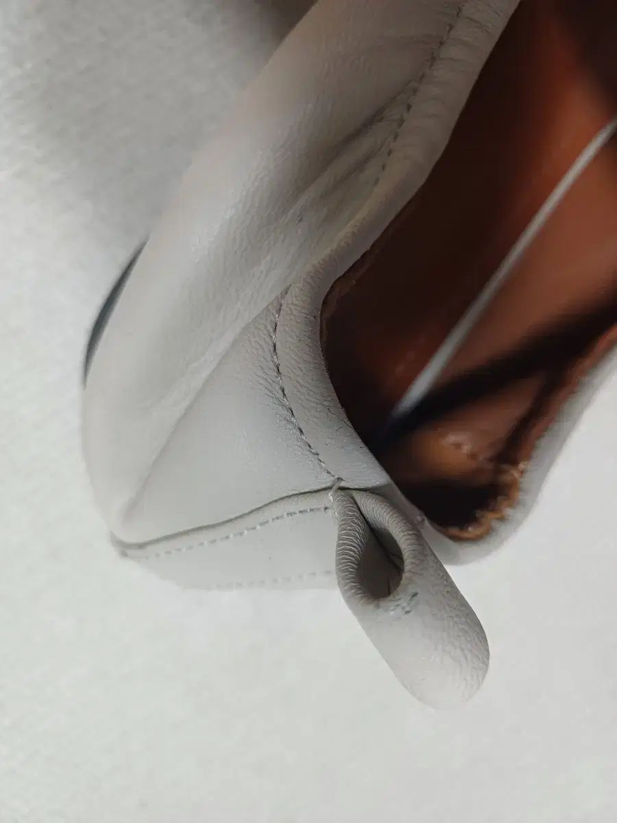 タッセル ローファー