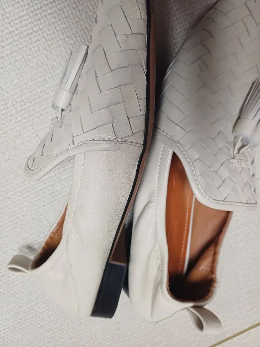 マージュアイボリー