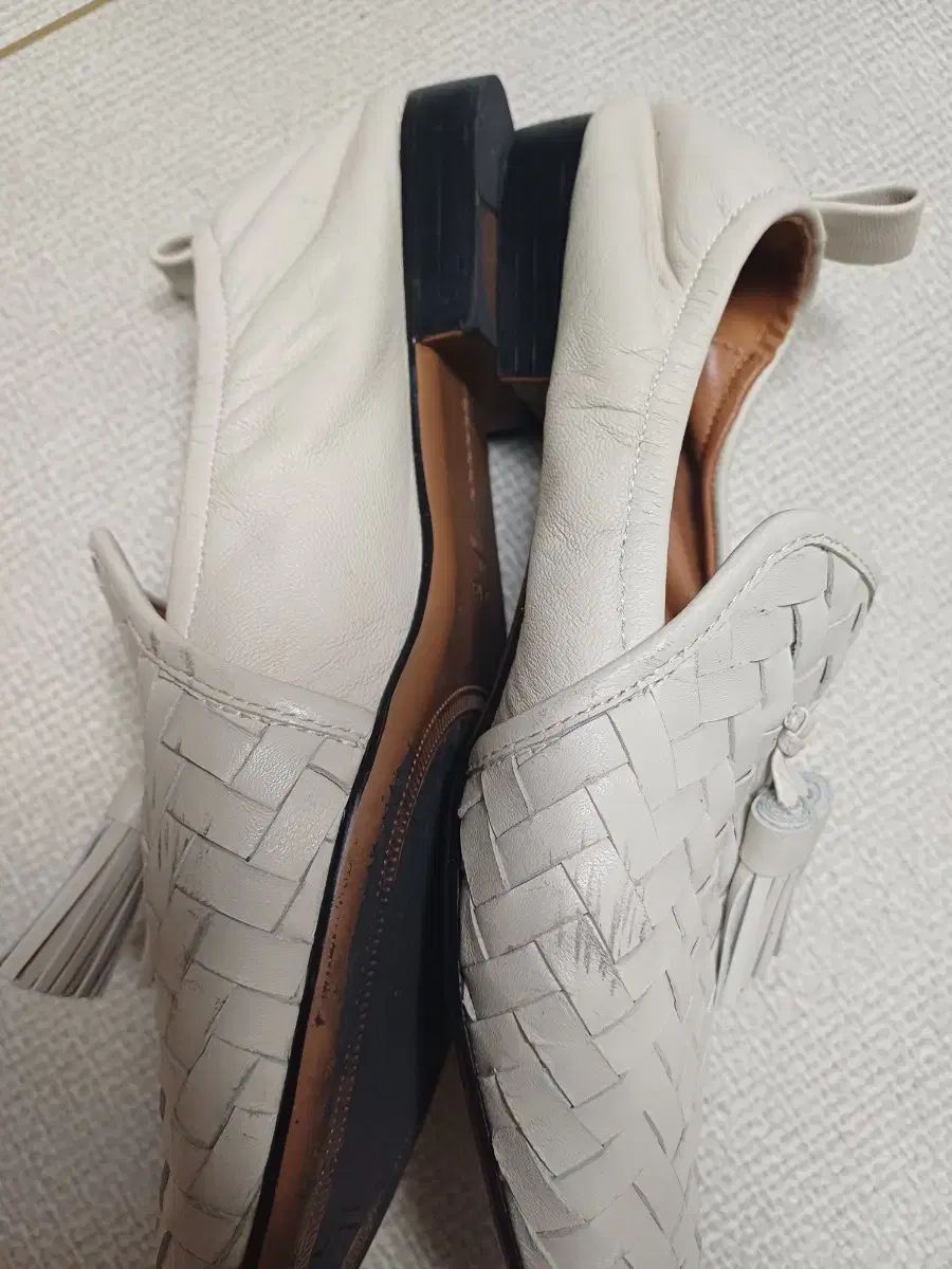 マージュアイボリー