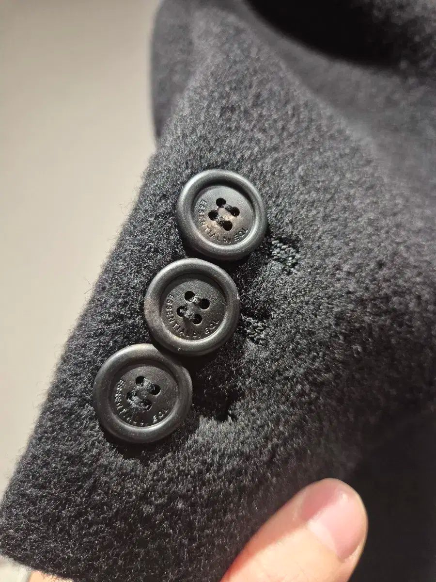 ESSENTIALS エッセンシャルズ