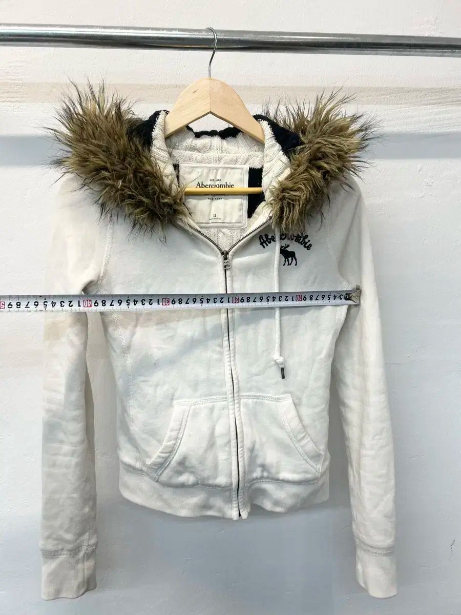 ウルフ フードジップアップ