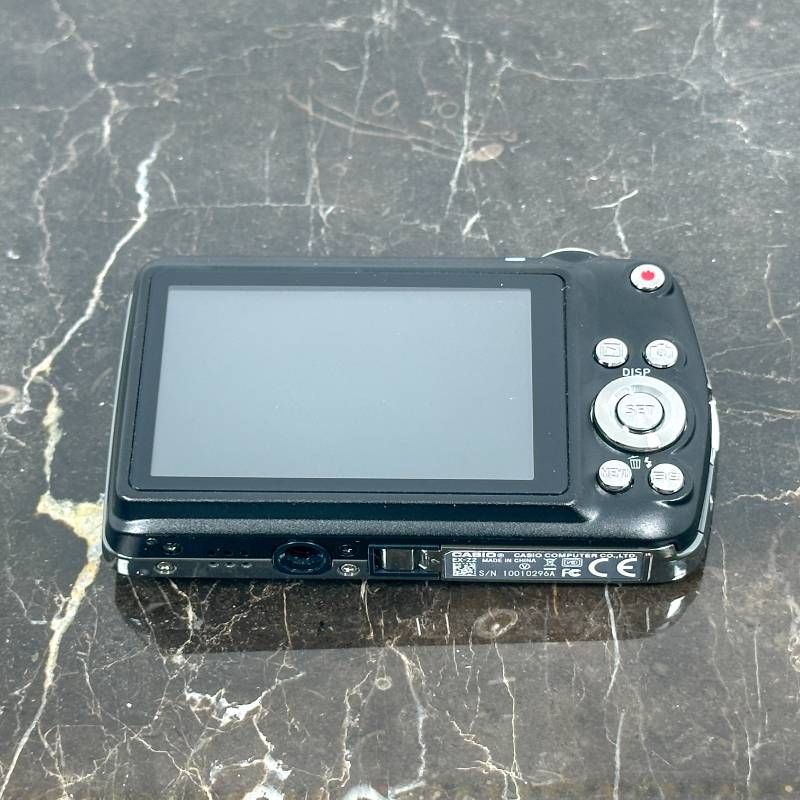 光学3倍ズーム USB充電対応