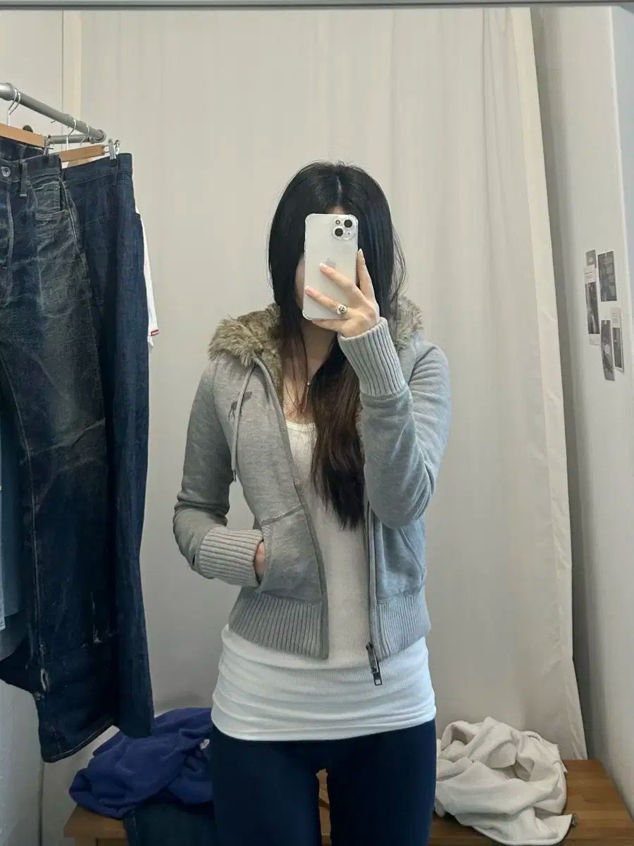 ジップアップ y