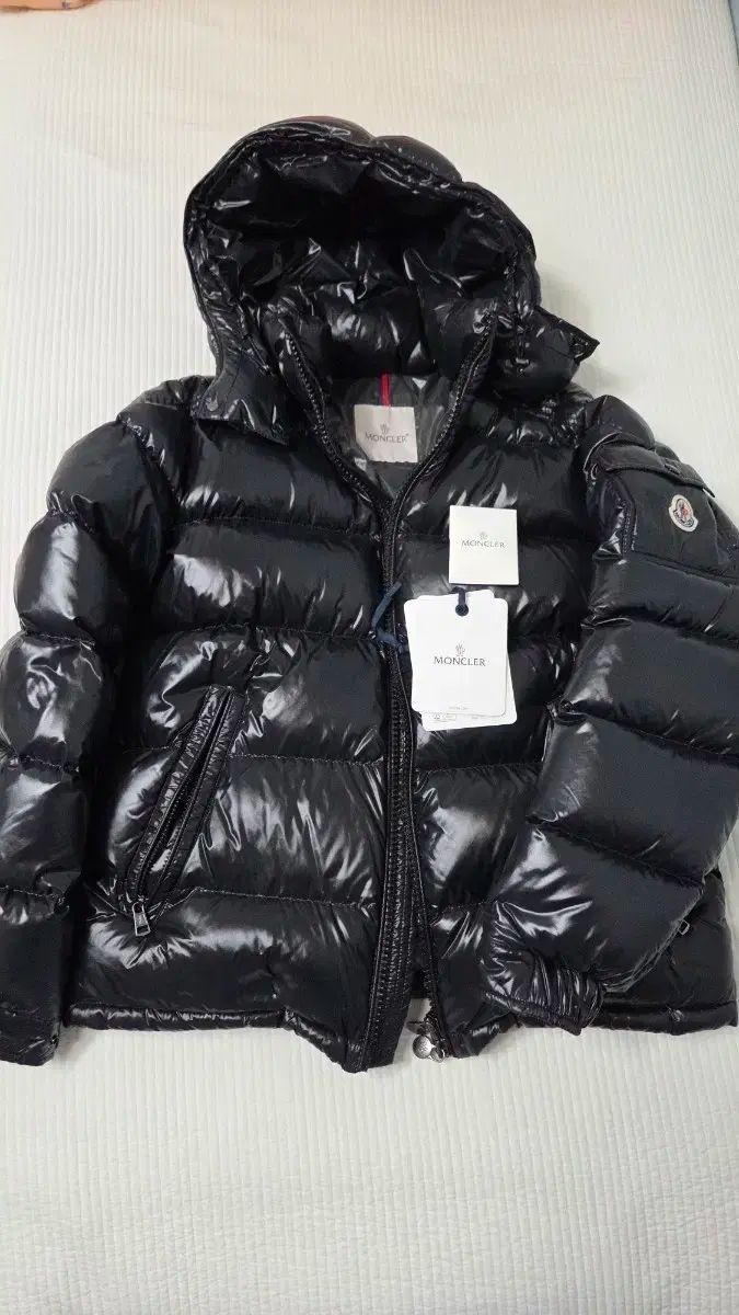 モンクレール マヤ ブラック ダウン 3サイズ 23FW