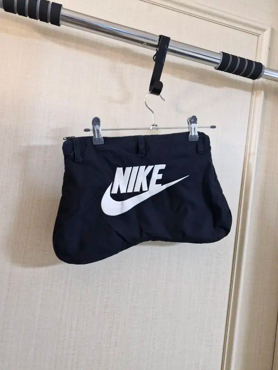 ナイキ ピースマイナスワン