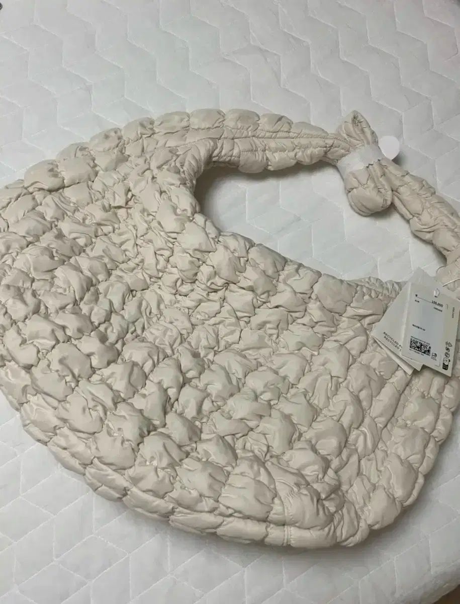 New コス コス 雲 バッグ アイボリー - オーバーサイズ