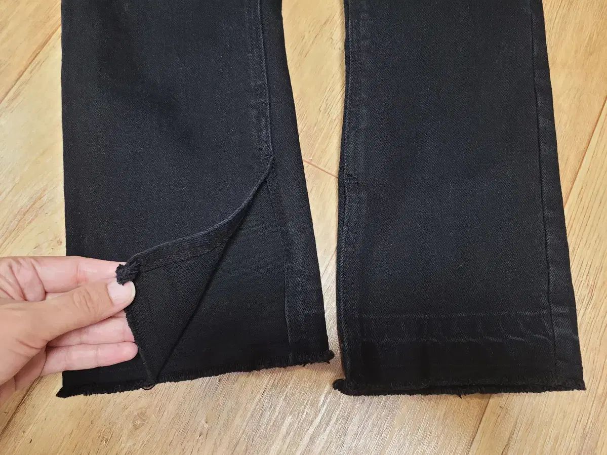 クホ Kuho Plus サイドスリット デニムパンツ 55 DECORATOM_COM_BR