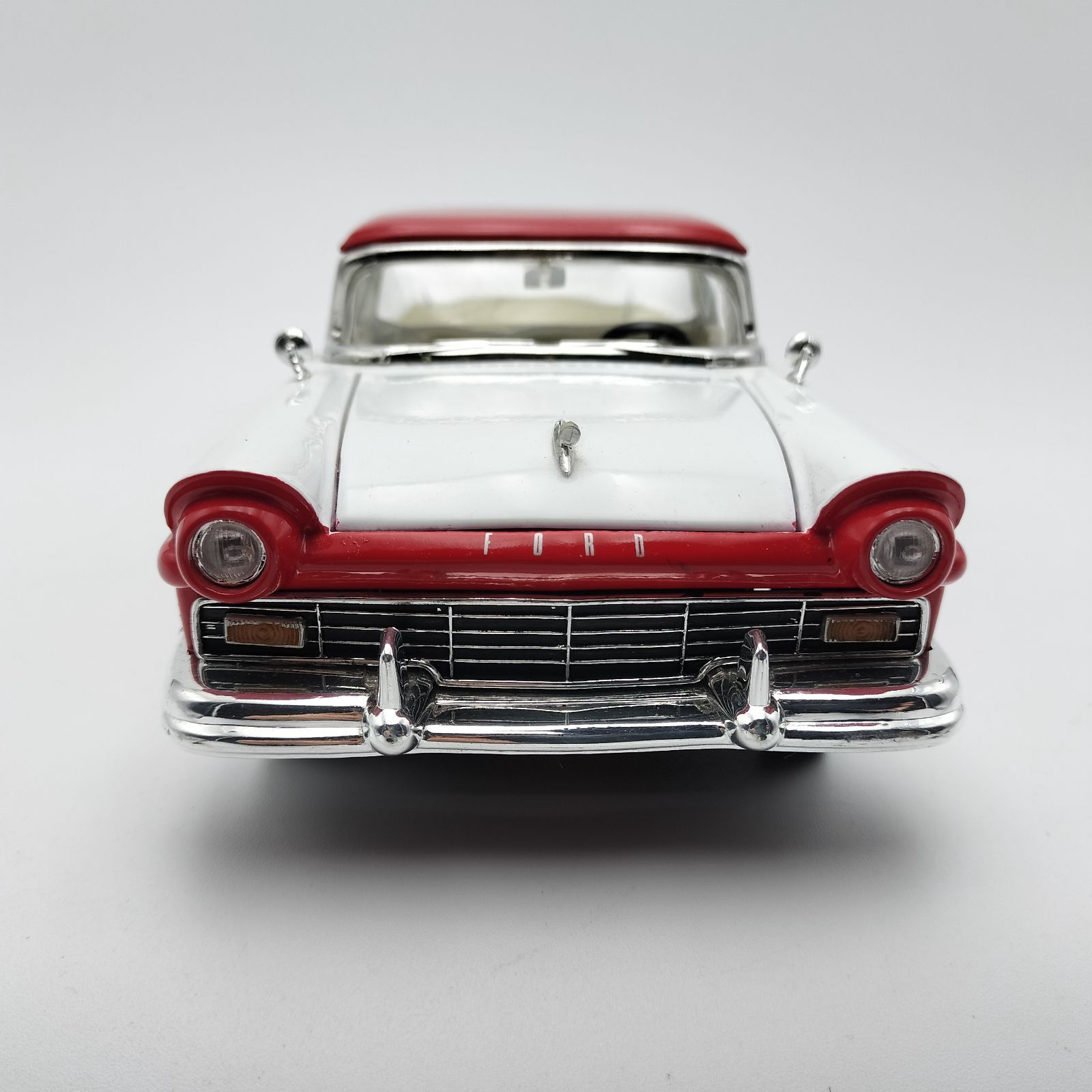 Road Legends】1957 Ford Ranchero 1/18 フォード ランチェロ ダイ