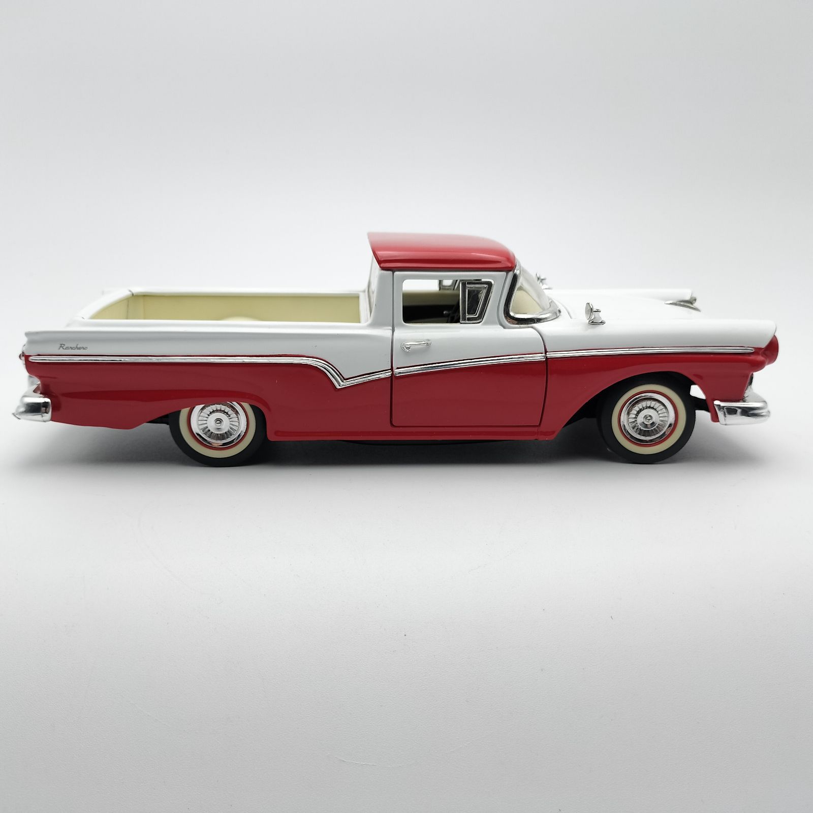 Road Legends】1957 Ford Ranchero 1/18 フォード ランチェロ ダイ