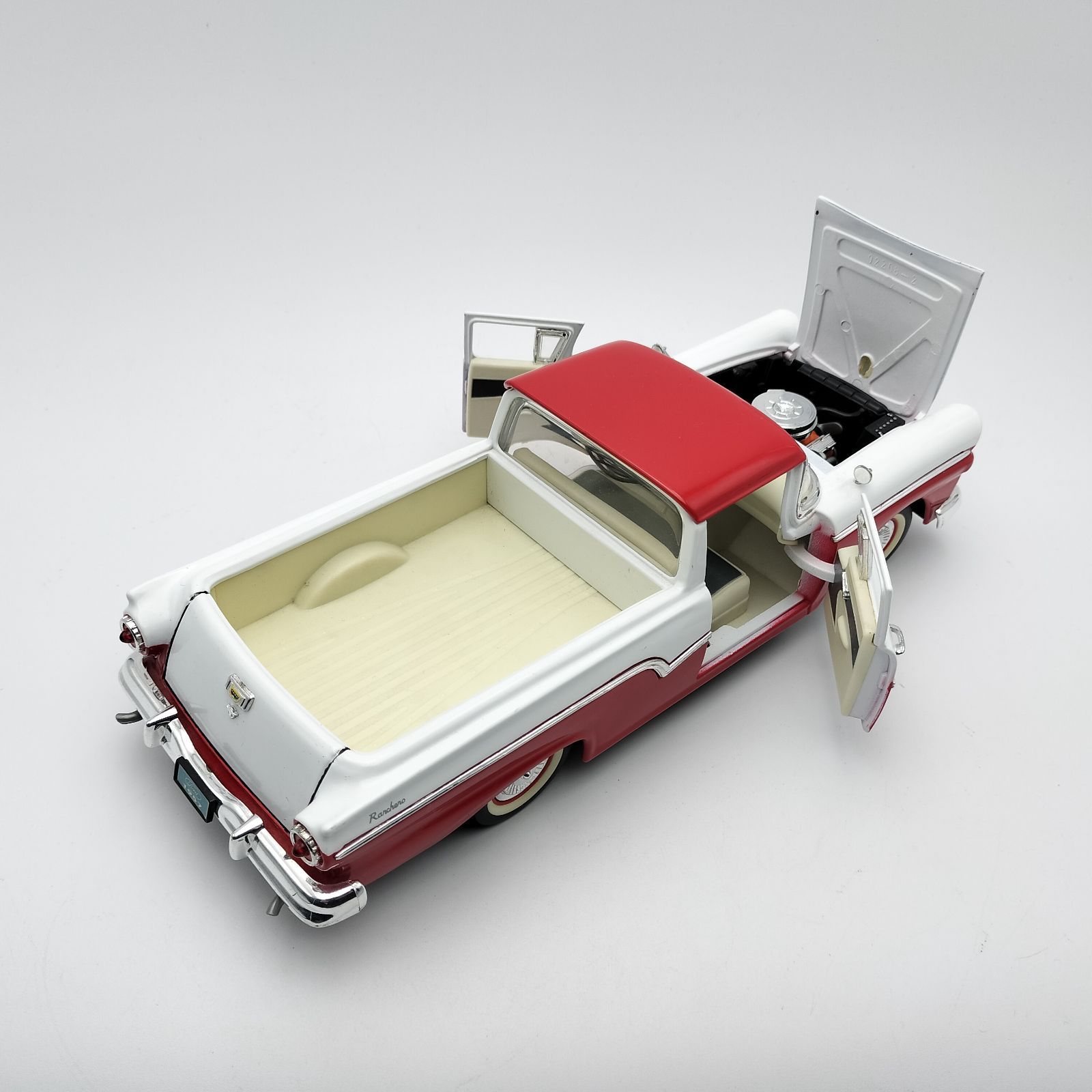 Road Legends】1957 Ford Ranchero 1/18 フォード ランチェロ ダイ