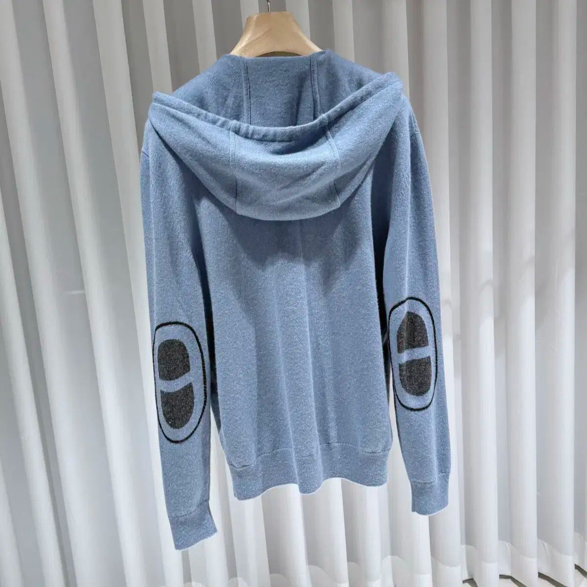 リーオンブランド L エルメス マイヨン 샹달 カシミア フードジップアップ