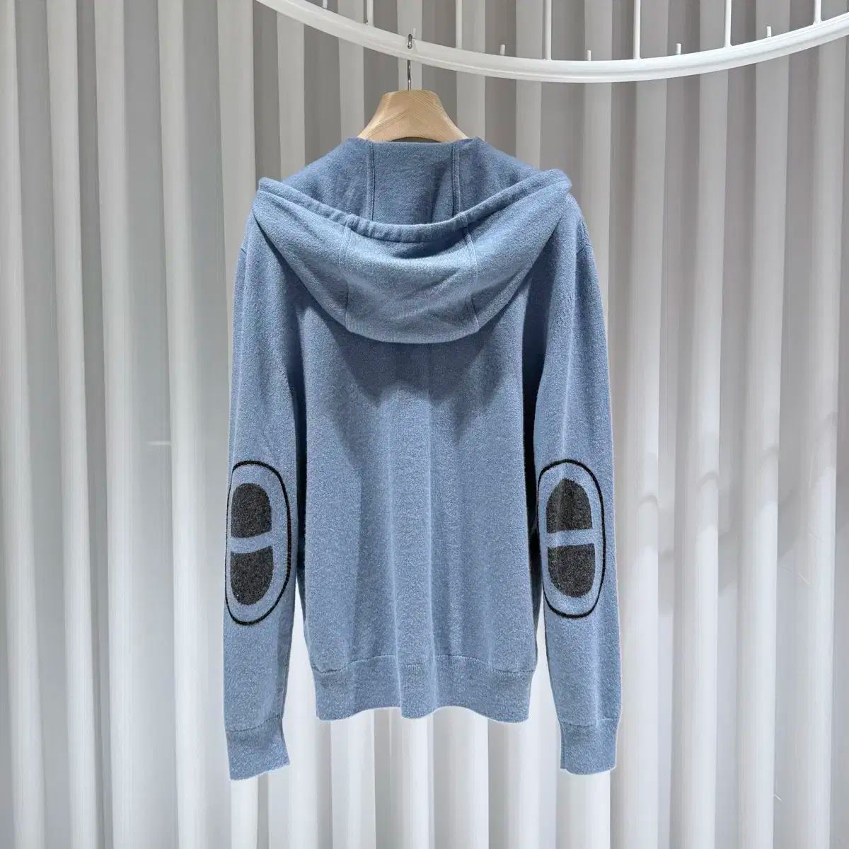 リーオンブランド L エルメス マイヨン 샹달 カシミア フードジップアップ