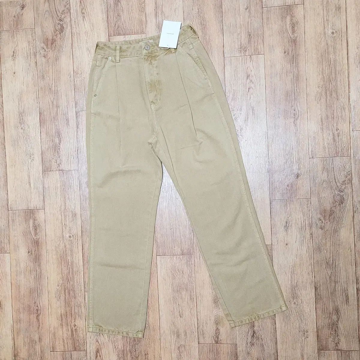 ピンタック デニムパンツ