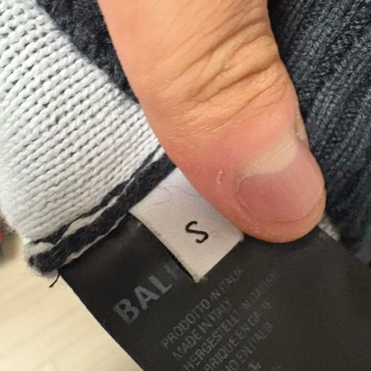  105 バレンシアガ マルチロゴ ニット ニット セーター トップス