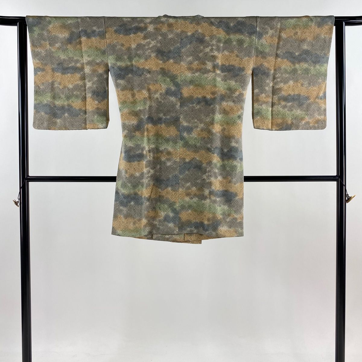 道中着 身丈91cm 裄丈62.5cm S 和装コート 菱 花 縮緬 ぼかし 灰色 正絹 秀品