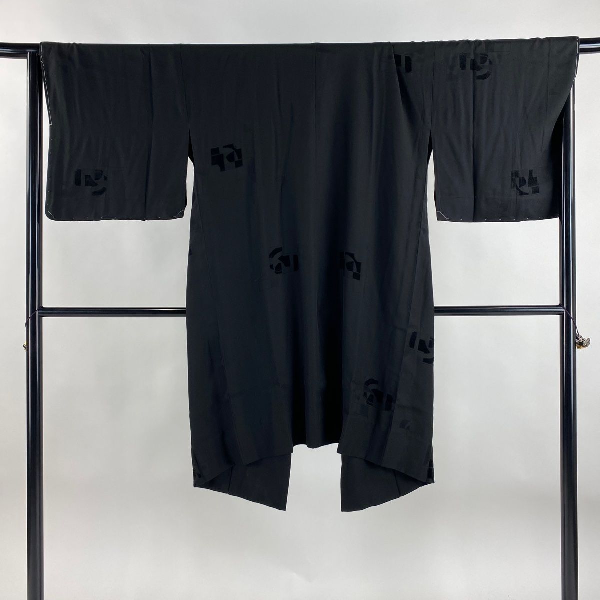 道中着 身丈105.5cm 裄丈68.5cm L 和装コート 幾何学模様 黒 正絹