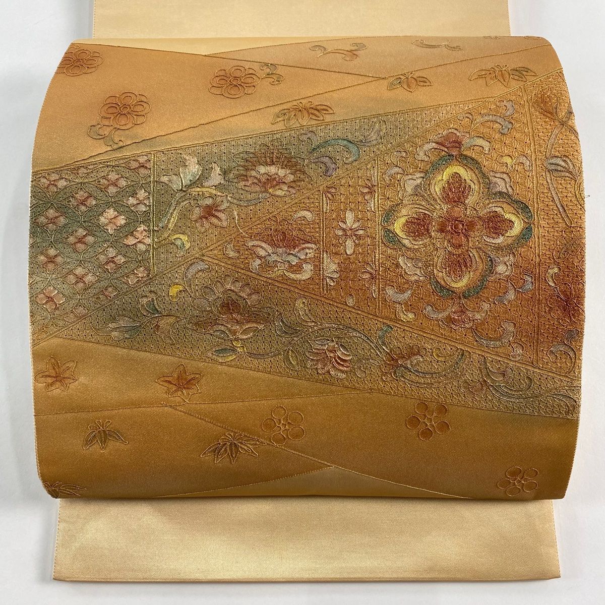 袋帯 秀品 華文 草花 金銀彩 金糸 薄茶色 お太鼓柄 正絹