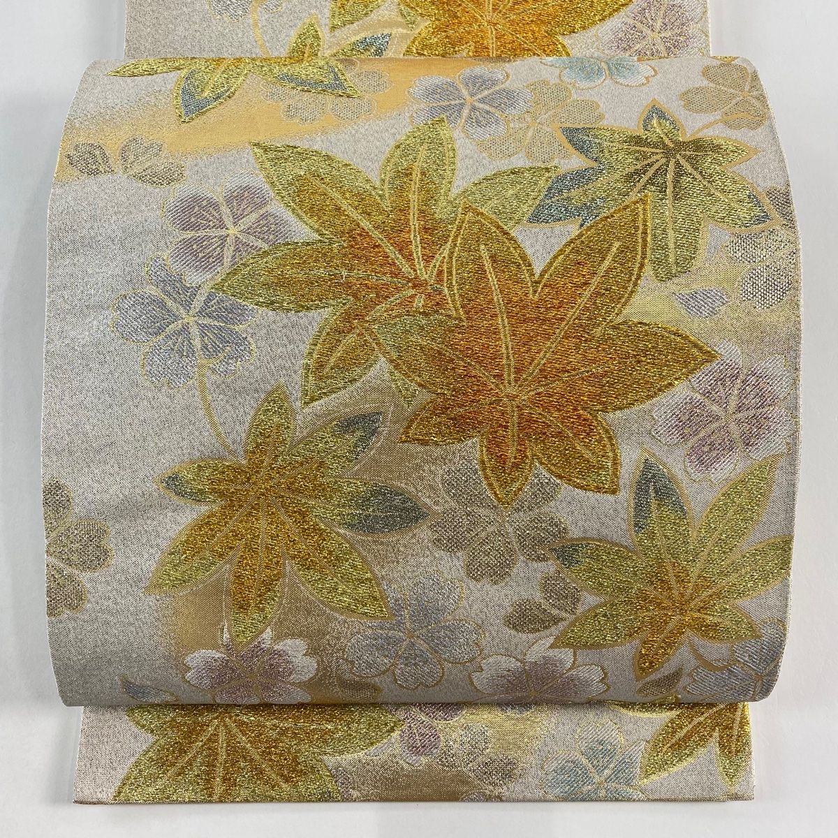 袋帯 秀品 楓 桜 金銀糸 箔 クリーム 六通 正絹