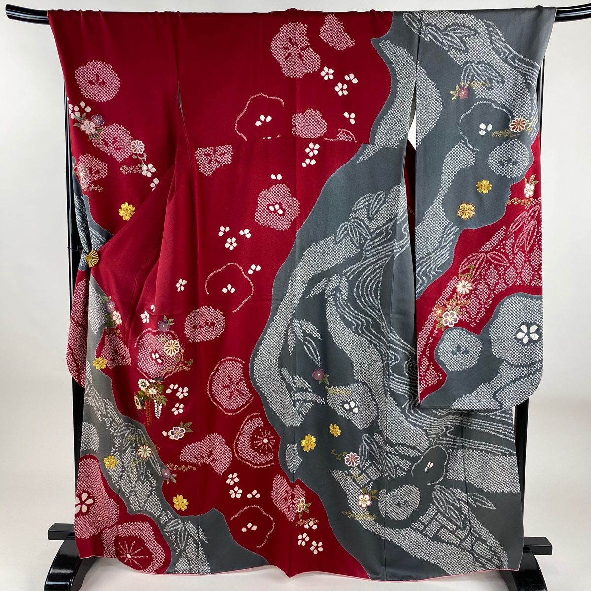 振袖 身丈166cm 裄丈70.5cm L 袷 鼓 桜 刺繍 絞り 赤 正絹