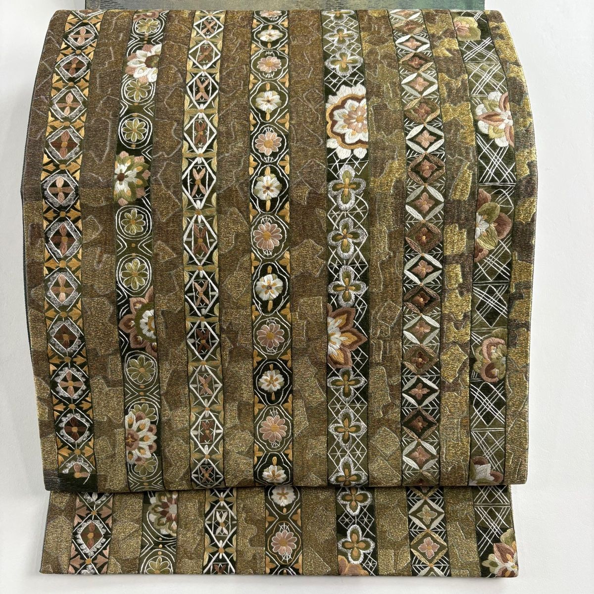 袋帯 花 縞 刺繍 金銀糸 茶色 お太鼓柄 正絹
