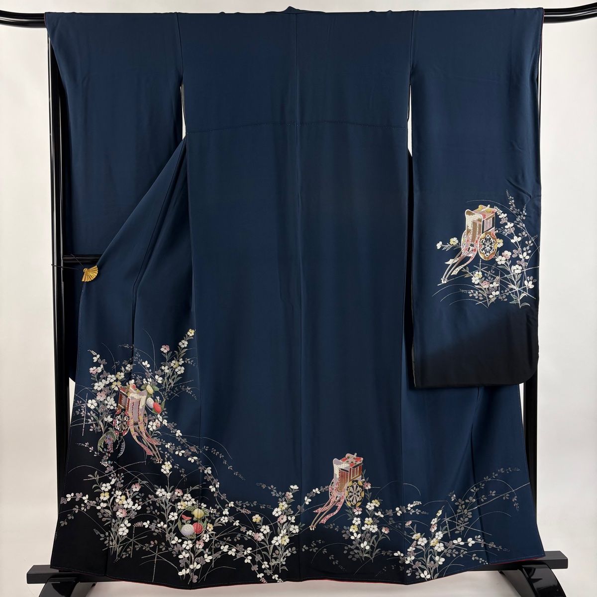 振袖 身丈159cm 裄丈67.5cm L 袷 御所車 花丸文 銀彩 ぼかし 紺色 正絹 秀品