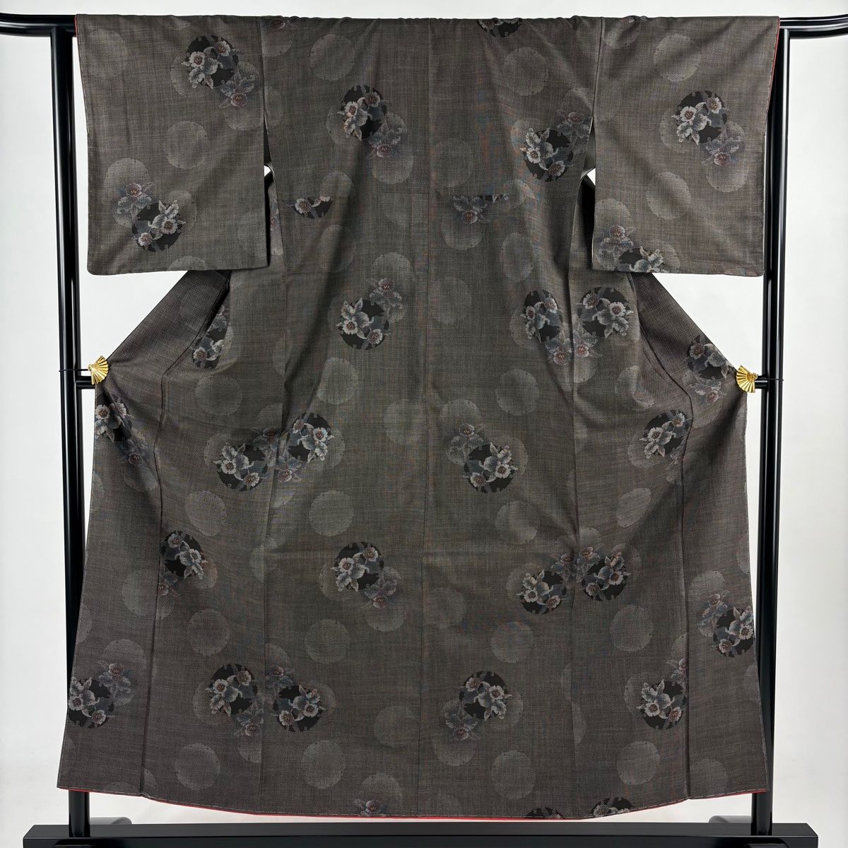 紬 身丈155cm 裄丈64cm M 袷 雪輪 草花 焦茶色 正絹 秀品