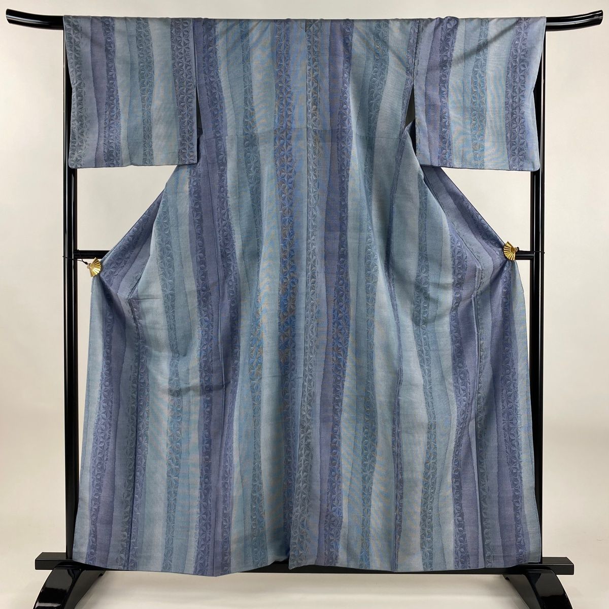 紬 身丈160cm 裄丈67cm M 袷 麻の葉 縞 青灰色 正絹