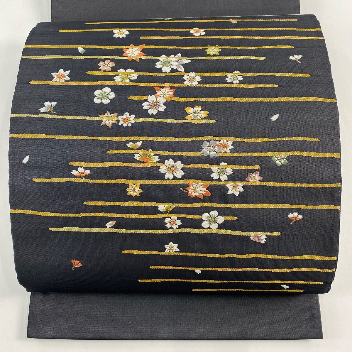 袋帯 秀品 祥園 落款 克絲綴 桜 縞 刺繍 箔 墨色 お太鼓柄 正絹 【中古