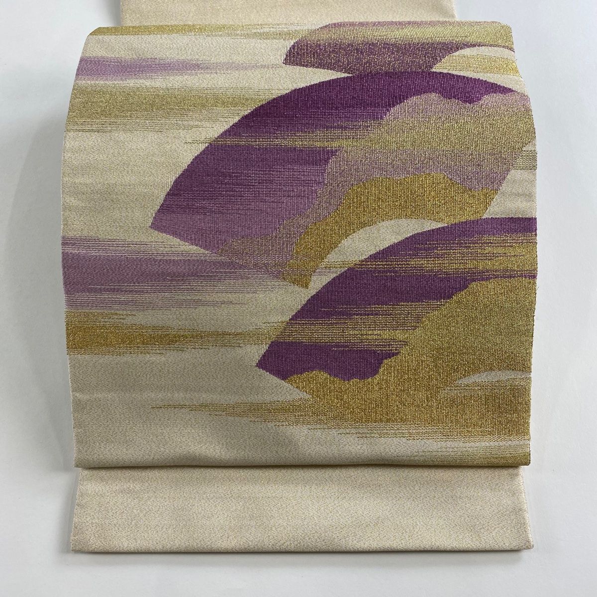 袋帯 帝王紫 落款 扇面 霞 金糸 箔 ベージュ お太鼓柄 正絹