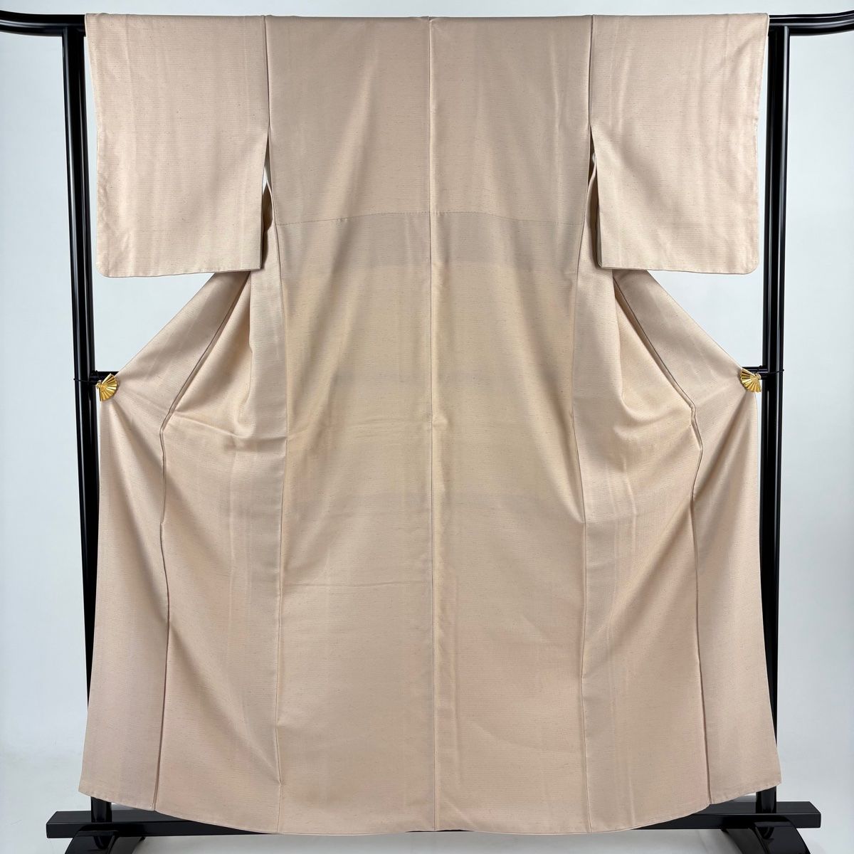 紬 身丈158cm 裄丈63.5cm S 袷 ピンクベージュ 正絹 秀品