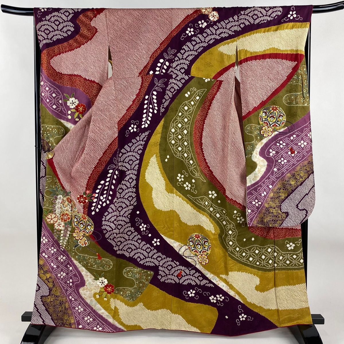 振袖 身丈162.5cm 裄丈66cm M 袷 手鞠 桜 刺繍 絞り 赤 正絹