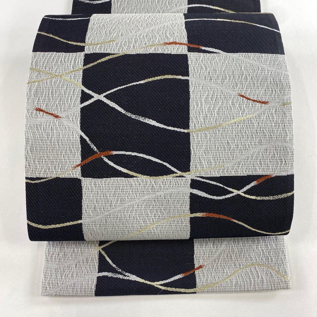 袋帯 秀品 市松 幾何学 箔 金糸 灰色 六通 正絹