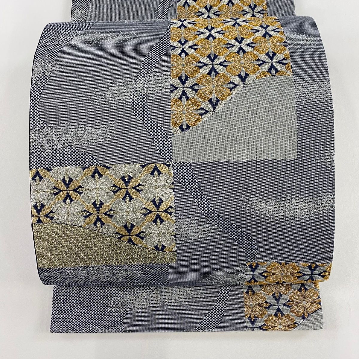 袋帯 秀品 七宝 花 箔 金銀糸 灰色 六通 正絹
