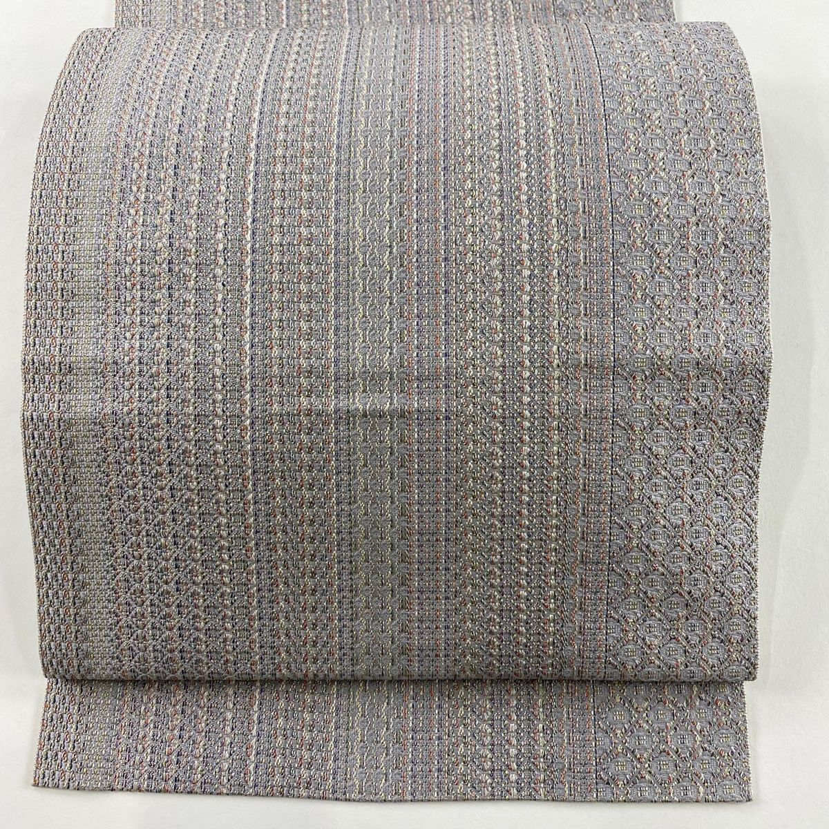 名古屋帯 秀品 八寸名古屋 松葉仕立て 縞 幾何学 金糸 灰色 正絹