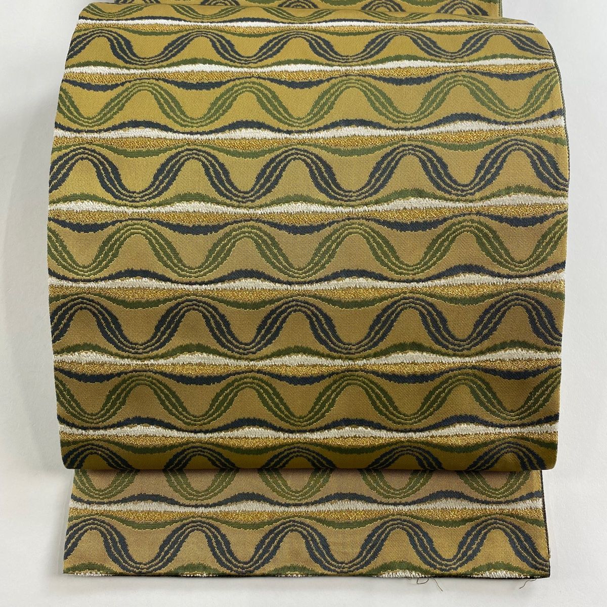 袋帯 縞 よろけ縞 箔 薄黄土色 お太鼓柄 正絹