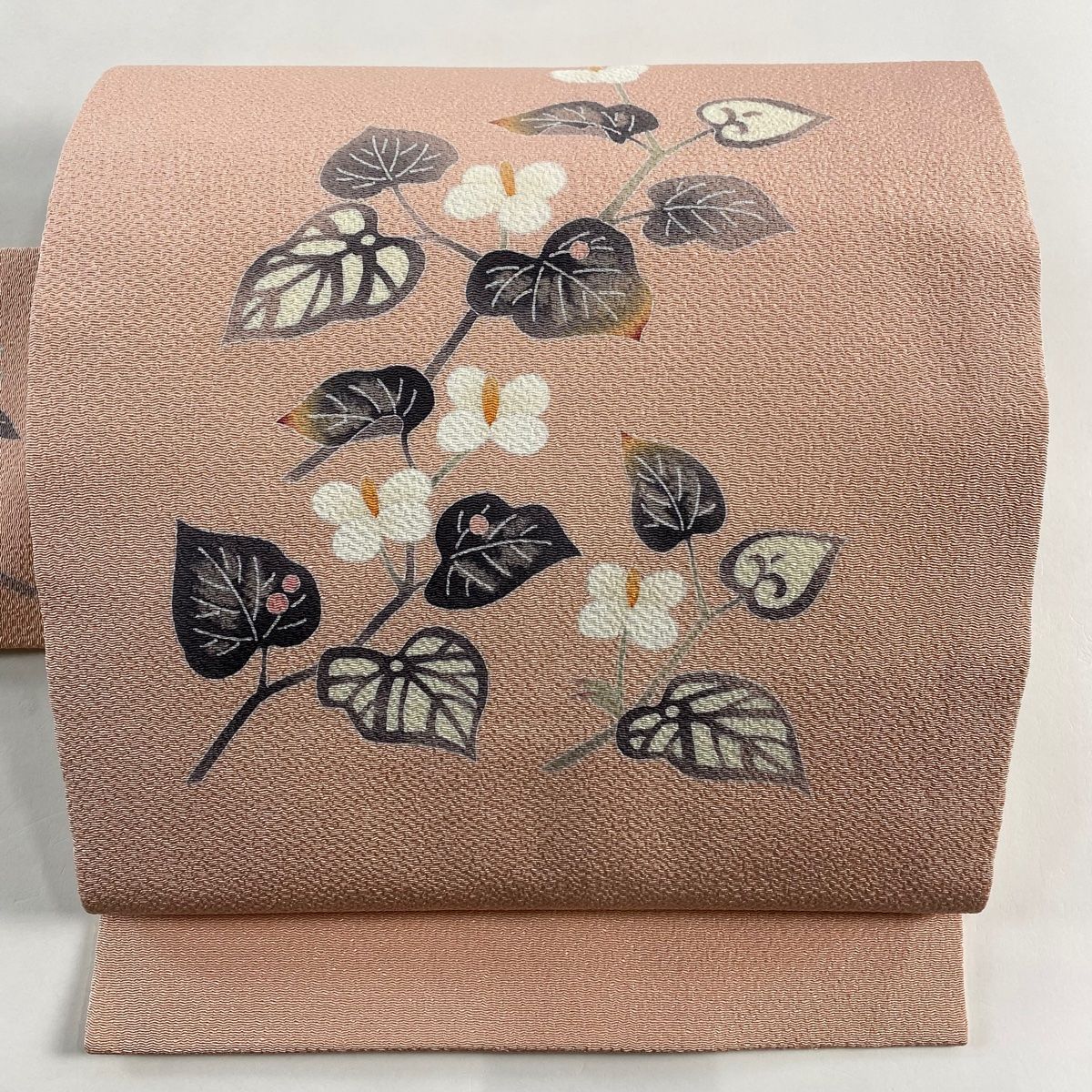 名古屋帯 人間国宝 羽田登喜男 落款 草花 ぼかし ちりめん ピンク 正絹