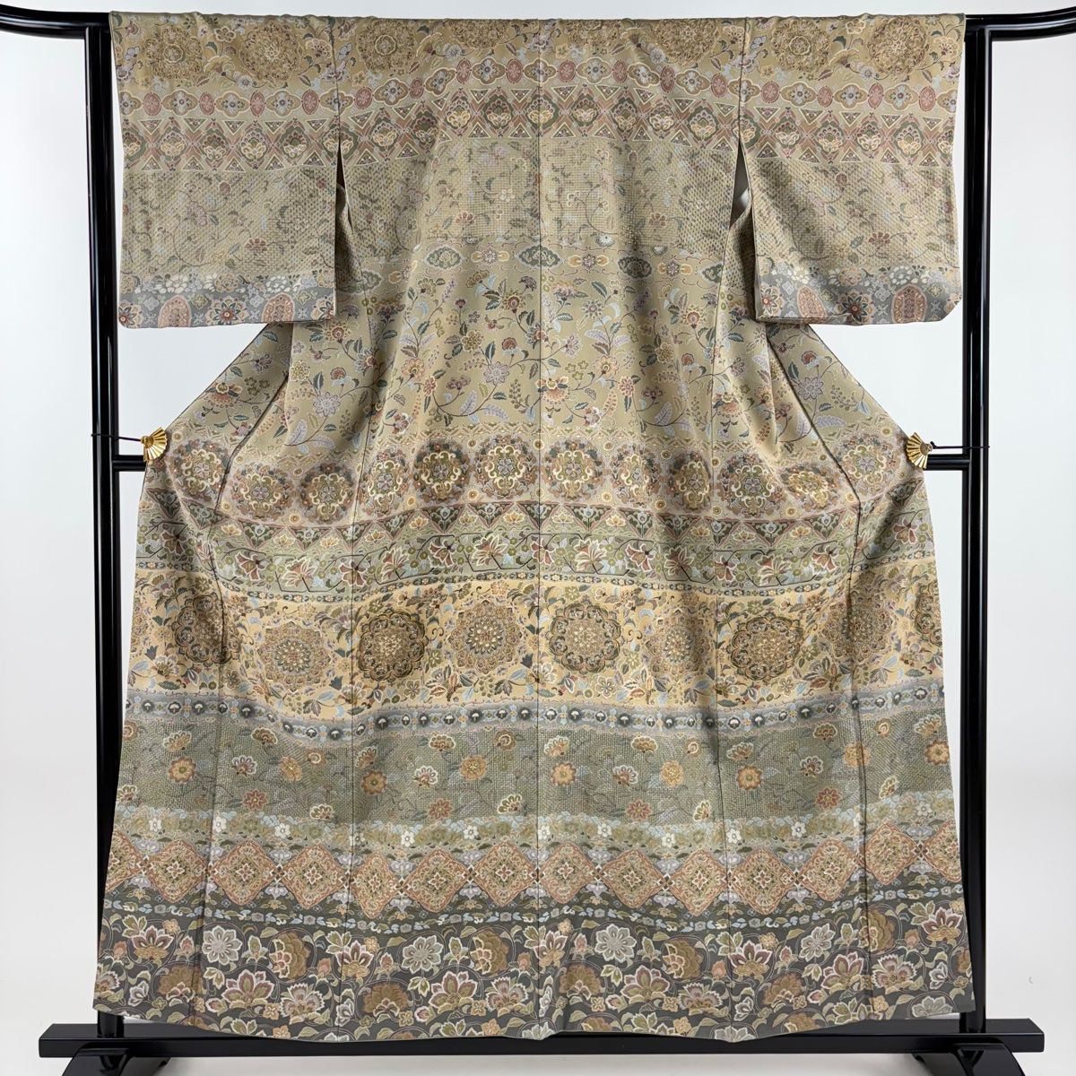 訪問着 身丈158cm 裄丈63cm S 袷 華文 草花 刺繍 金糸 薄黄土色 正絹