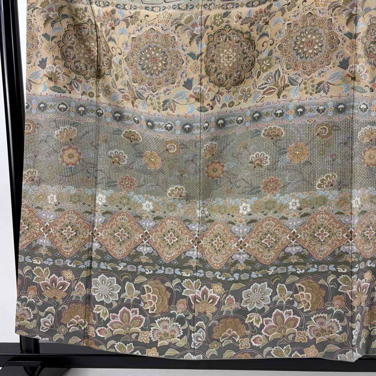 訪問着 身丈158cm 裄丈63cm S 袷 華文 草花 刺繍 金糸 薄黄土色 正絹