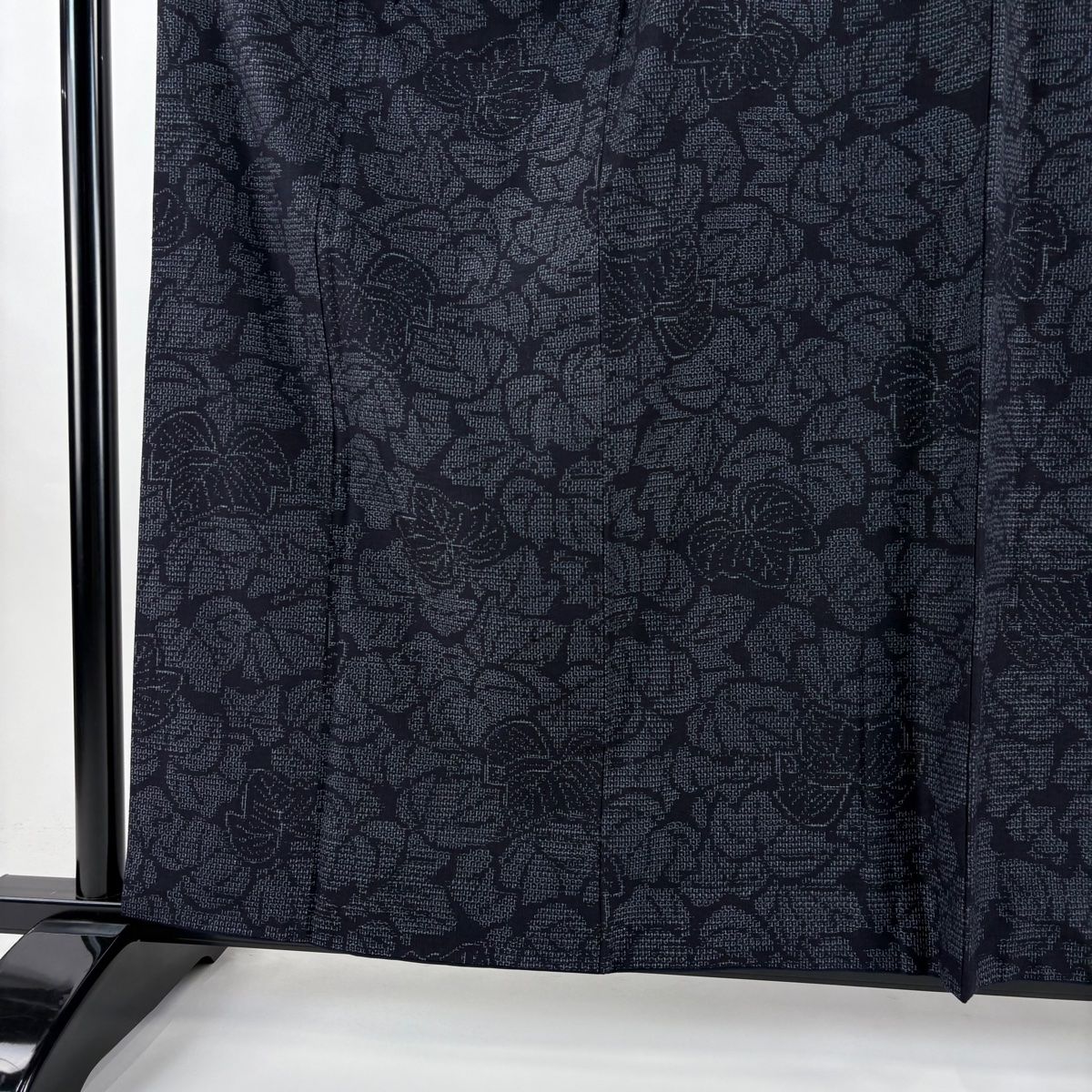 結城紬 身丈160.5cm 裄丈67.5cm L 袷 はたおり娘 奥順 証紙 葉柄 亀甲絣 濃紺 正絹