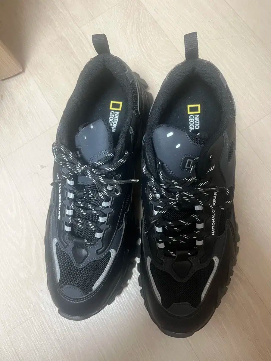 ナショナルジオグラフィック 검정 トレッキングシューズ
