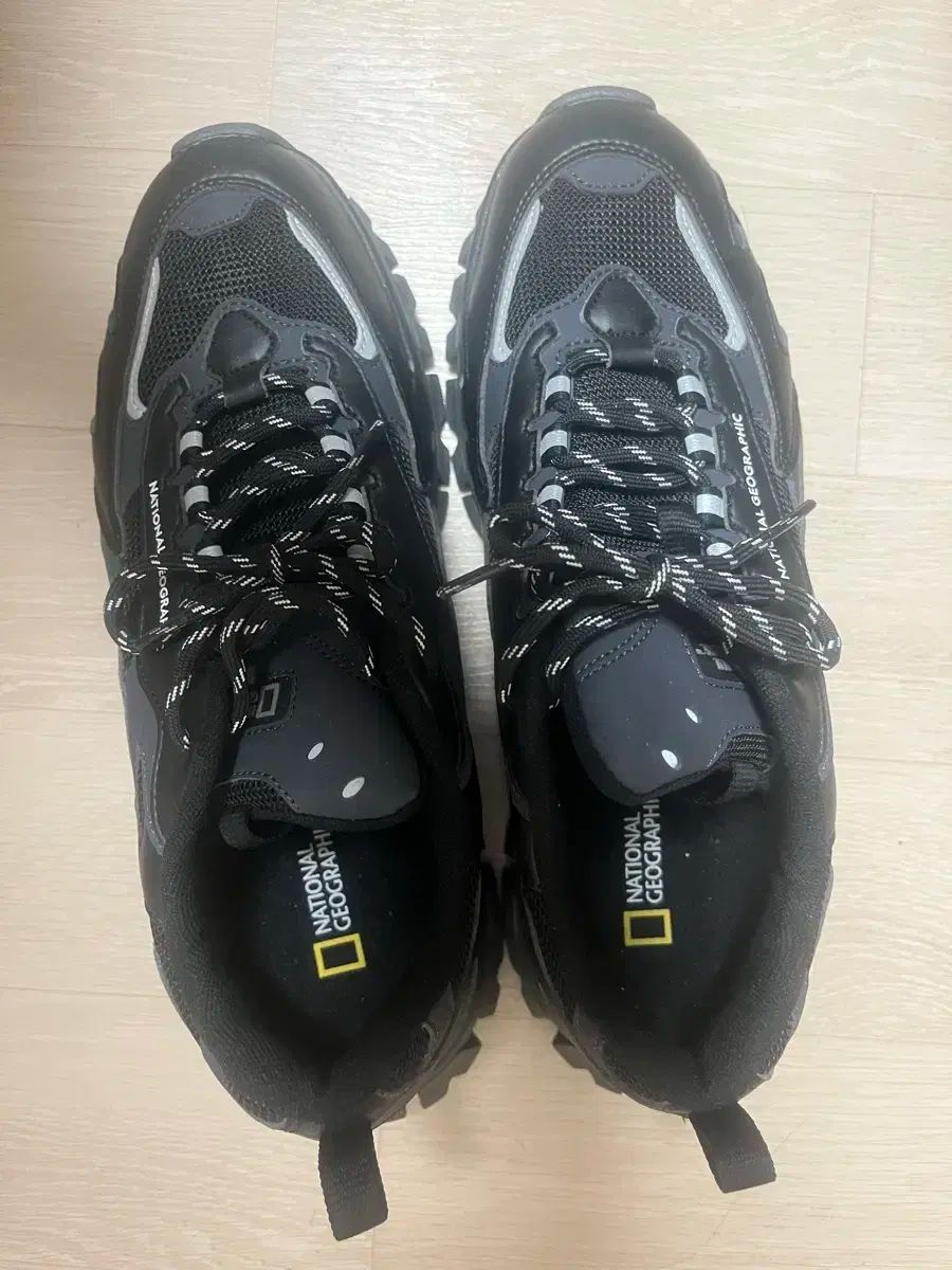 ナショナルジオグラフィック 검정 トレッキングシューズ