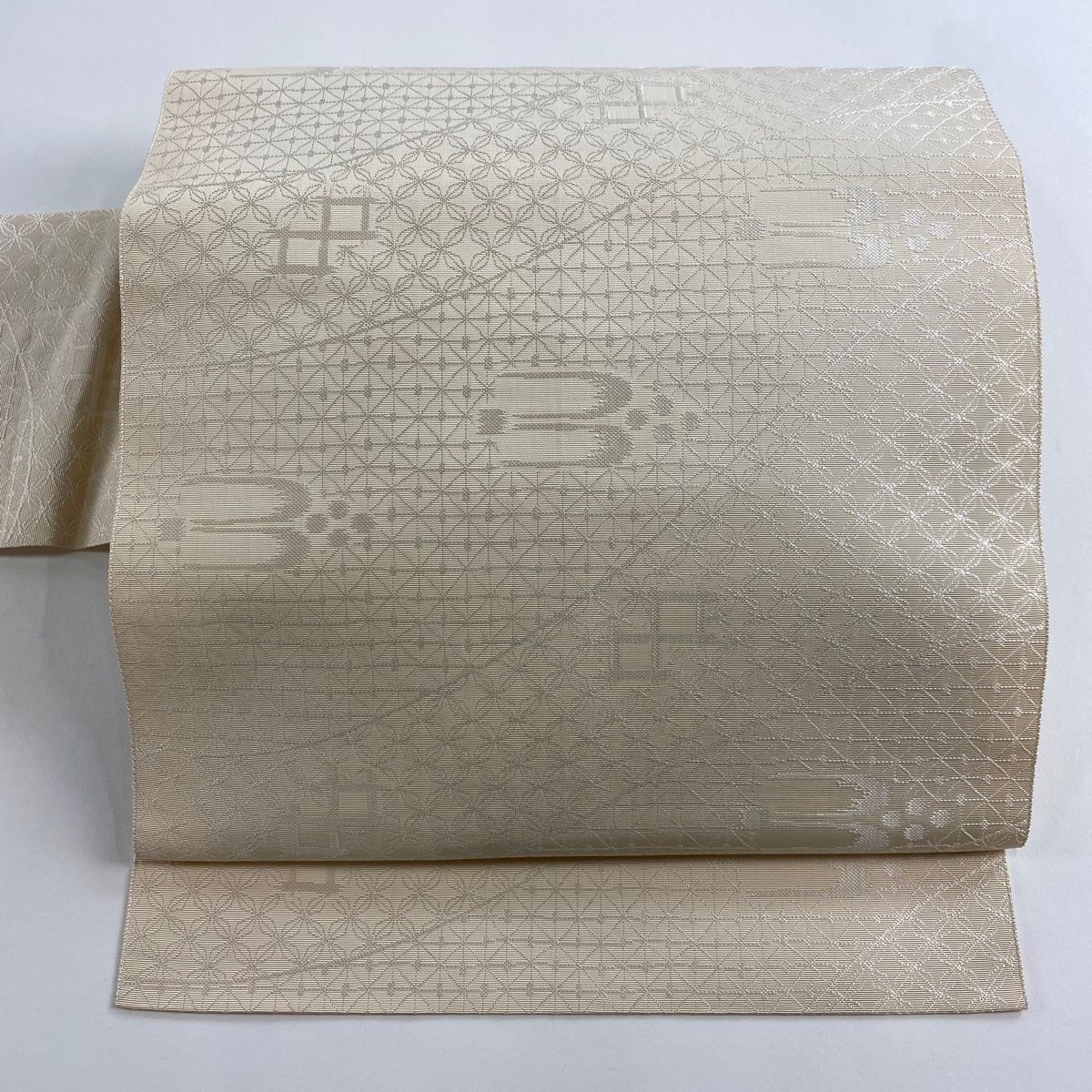 名古屋帯 秀品 八寸名古屋帯 幾何学模様 クリーム 正絹