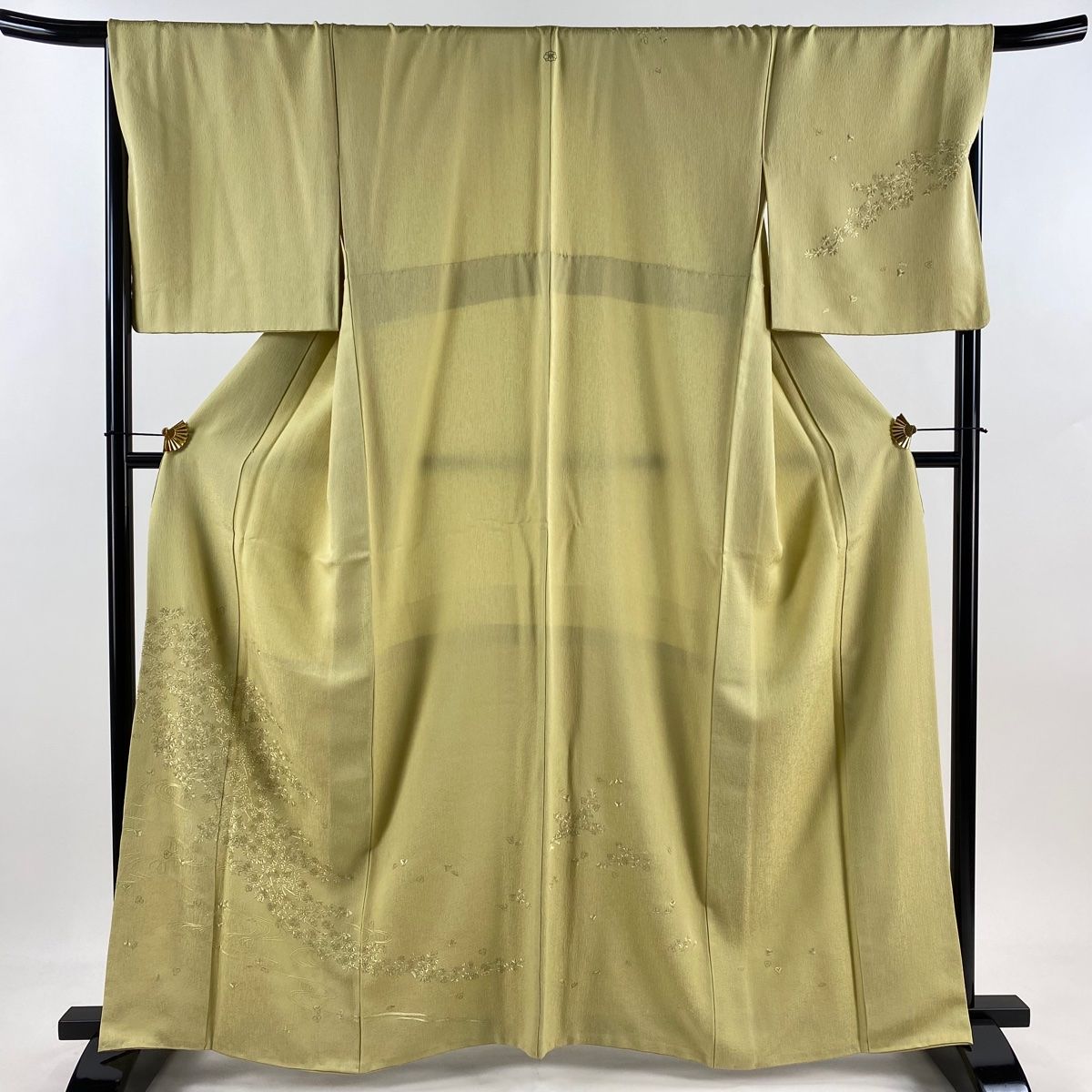 付下げ 身丈162cm 裄丈68.5cm L 袷 草花 流水 刺繍 金糸 薄黄 正絹 一つ紋