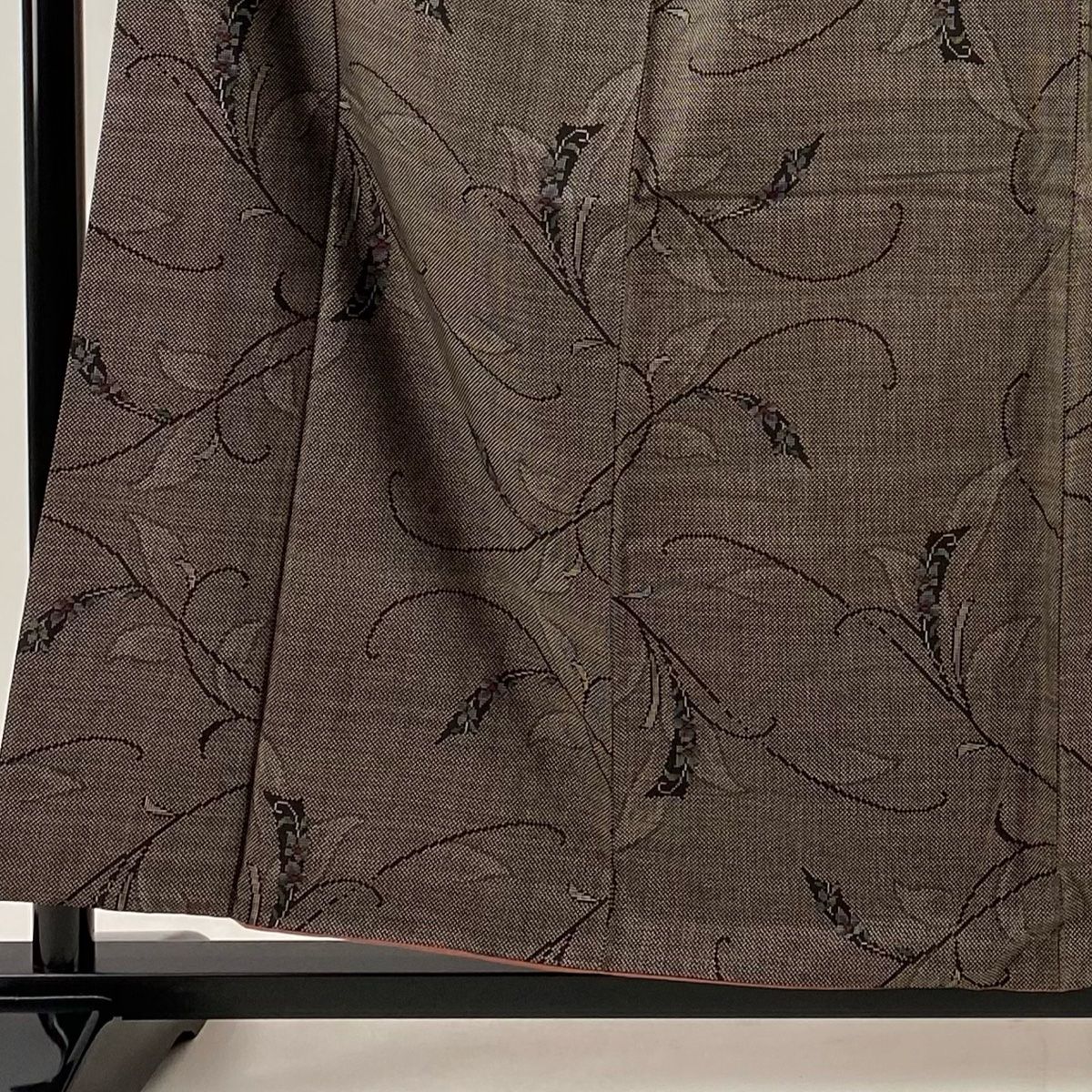 大島紬 身丈157.5cm 裄丈64.5cm M 袷 鈴乃屋 証紙 草花 純泥染 焦茶色 正絹