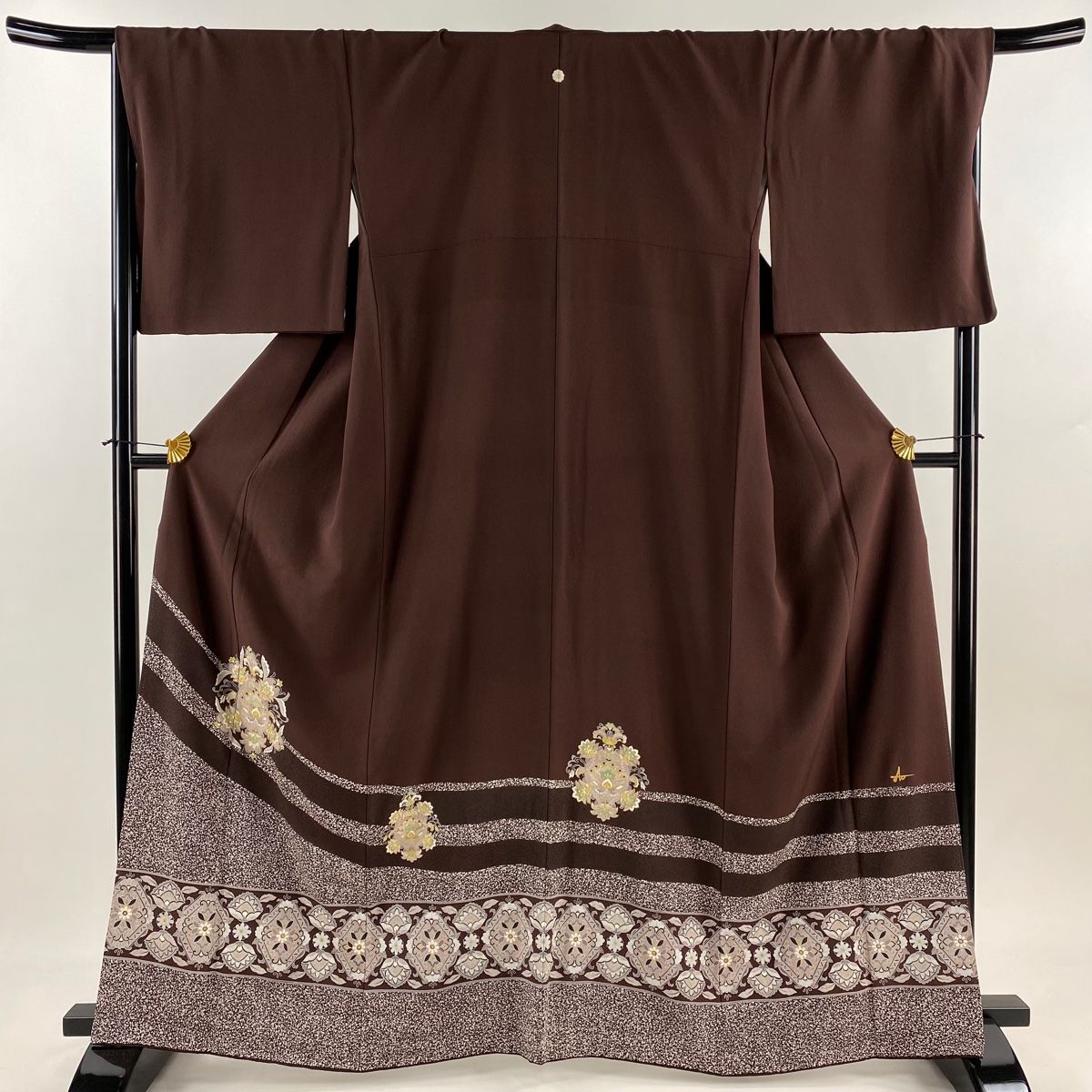 色留袖 身丈163cm 裄丈69cm L 袷 大島明 落款 草花 幾何学 金彩 焦茶色 正絹 一つ紋