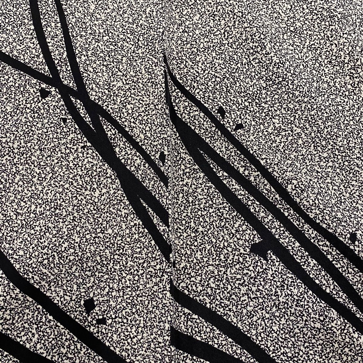 幾何学模様 黒灰