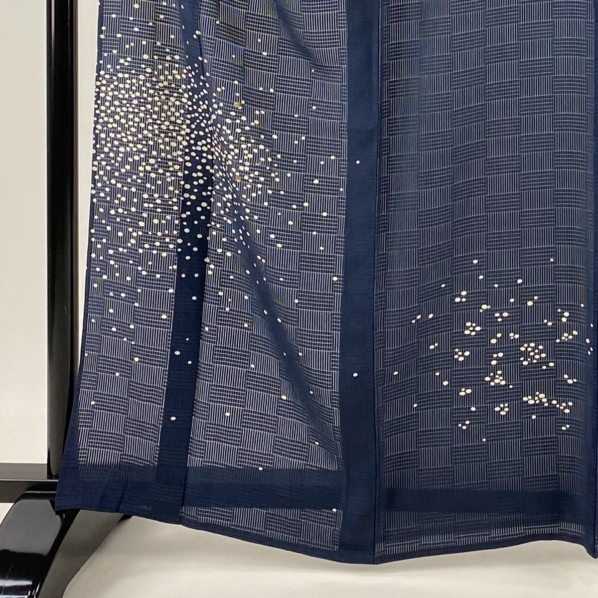 付下げ 身丈164cm 裄丈67cm M 薄物 霰 金彩 紺色 正絹