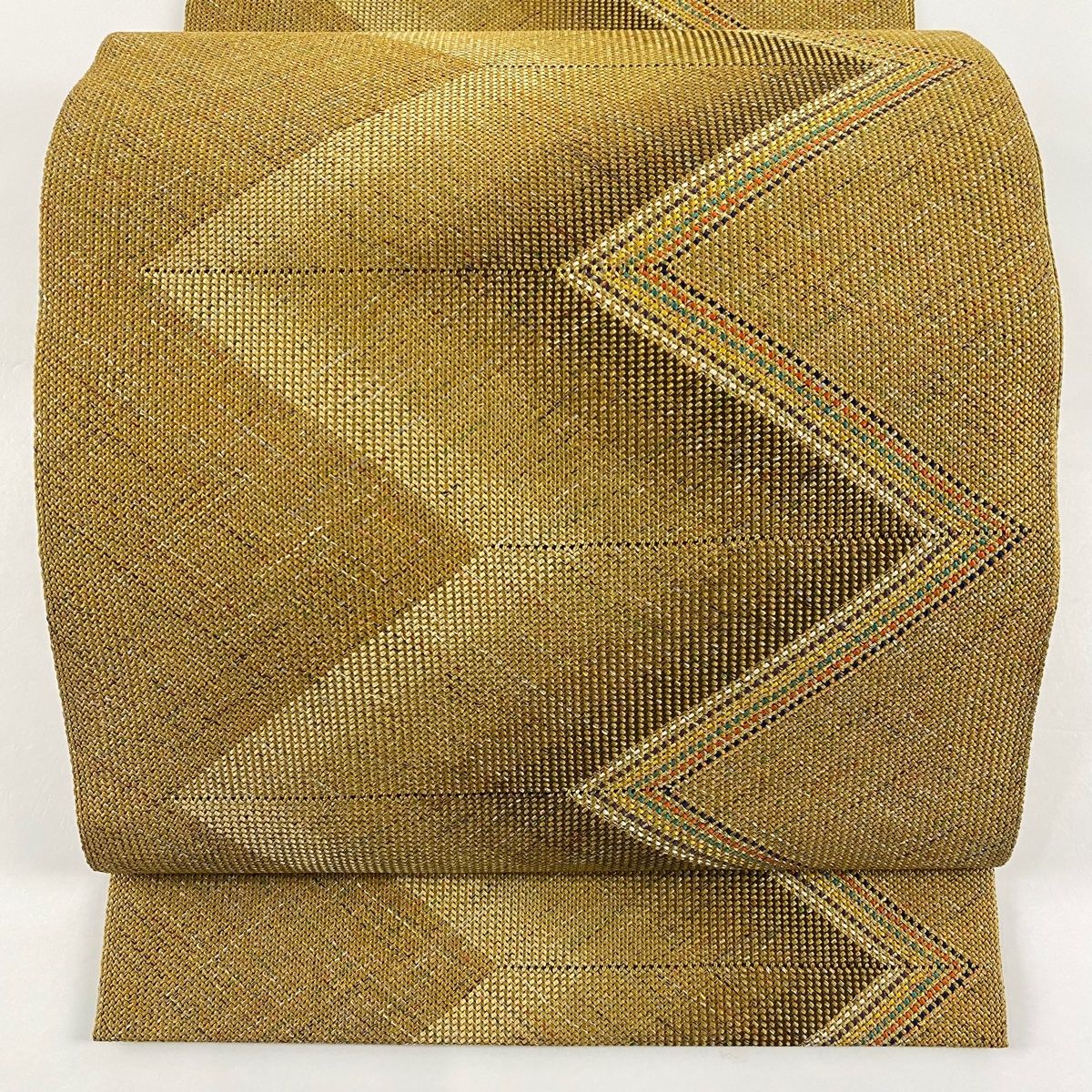 名古屋帯 秀品 八寸名古屋帯 松葉仕立て 幾何学模様 金糸 黄土色 正絹